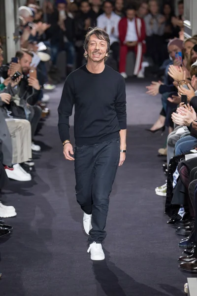 Look 49